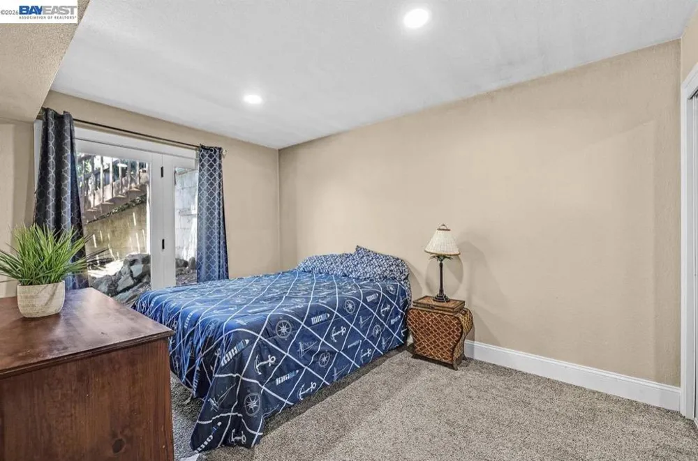 28016 Whitestone Ct Hayward, CA 94542