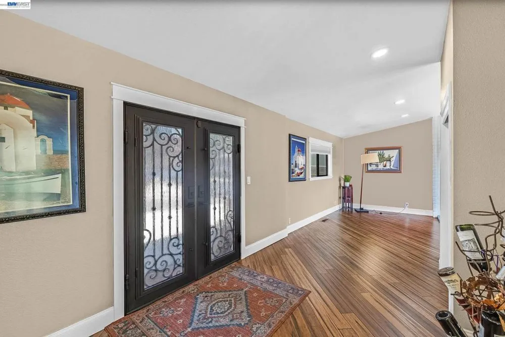 28016 Whitestone Ct Hayward, CA 94542