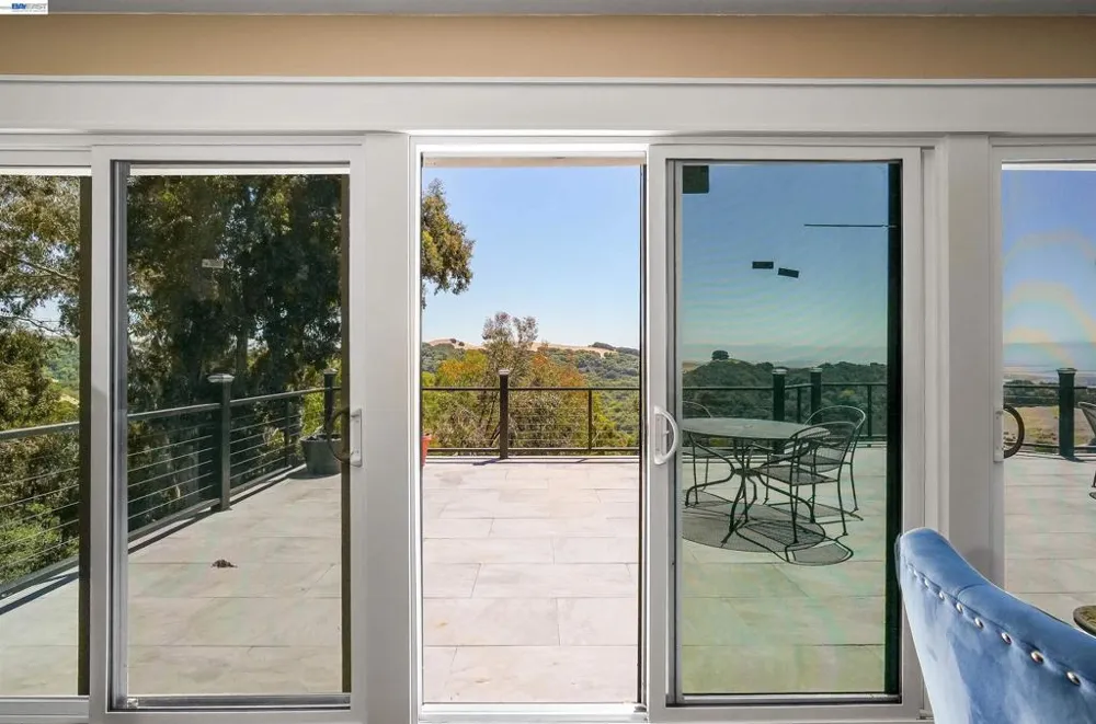 28016 Whitestone Ct Hayward, CA 94542