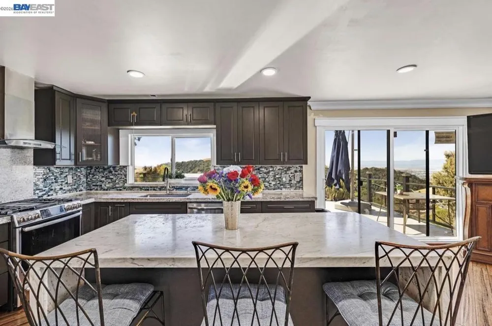 28016 Whitestone Ct Hayward, CA 94542