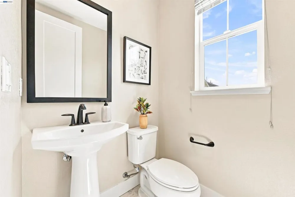 8540 Tailwind Ave Newark, CA 94560