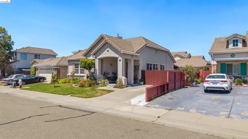 1676 Hickam Cir Suisun City, CA 94585