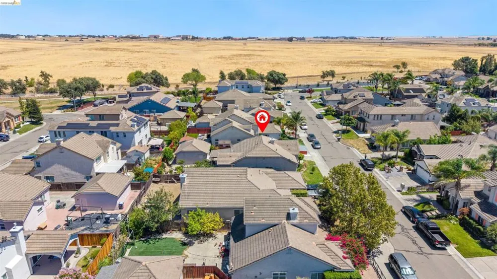 1676 Hickam Cir Suisun City, CA 94585