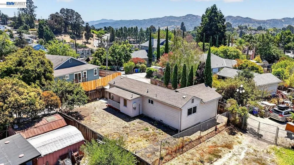 2024 Thompson Ln El Sobrante, CA 94803