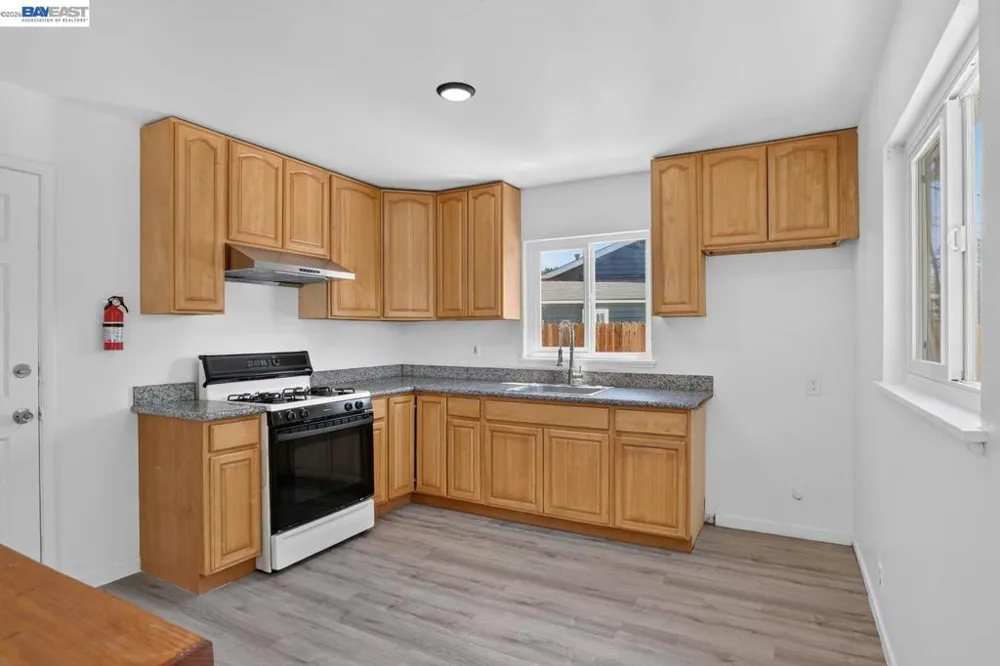 2024 Thompson Ln El Sobrante, CA 94803