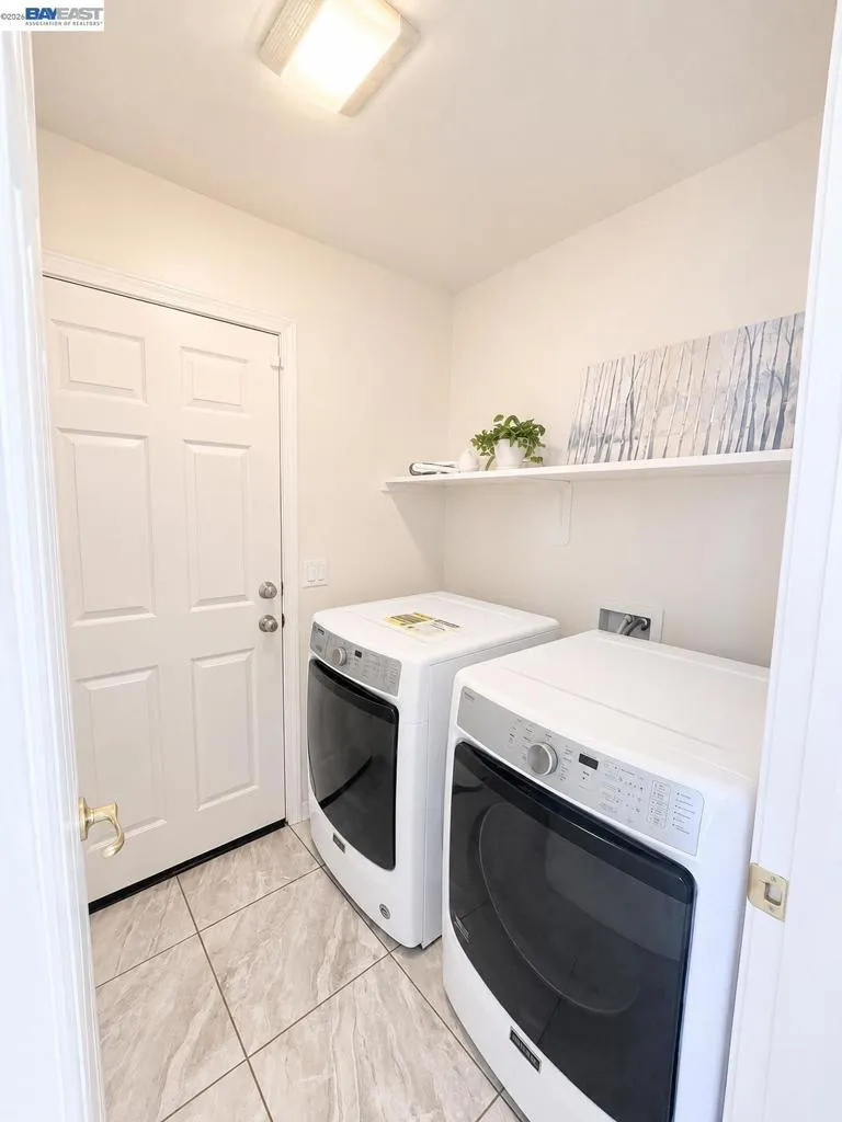 2135 devin court Tracy, CA 95376