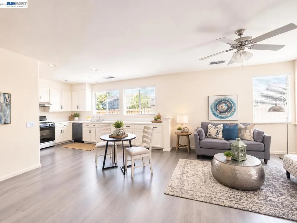 2135 devin court Tracy, CA 95376