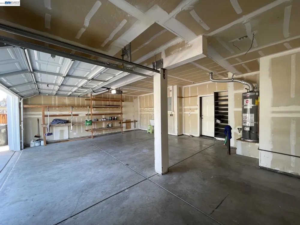 2135 devin court Tracy, CA 95376