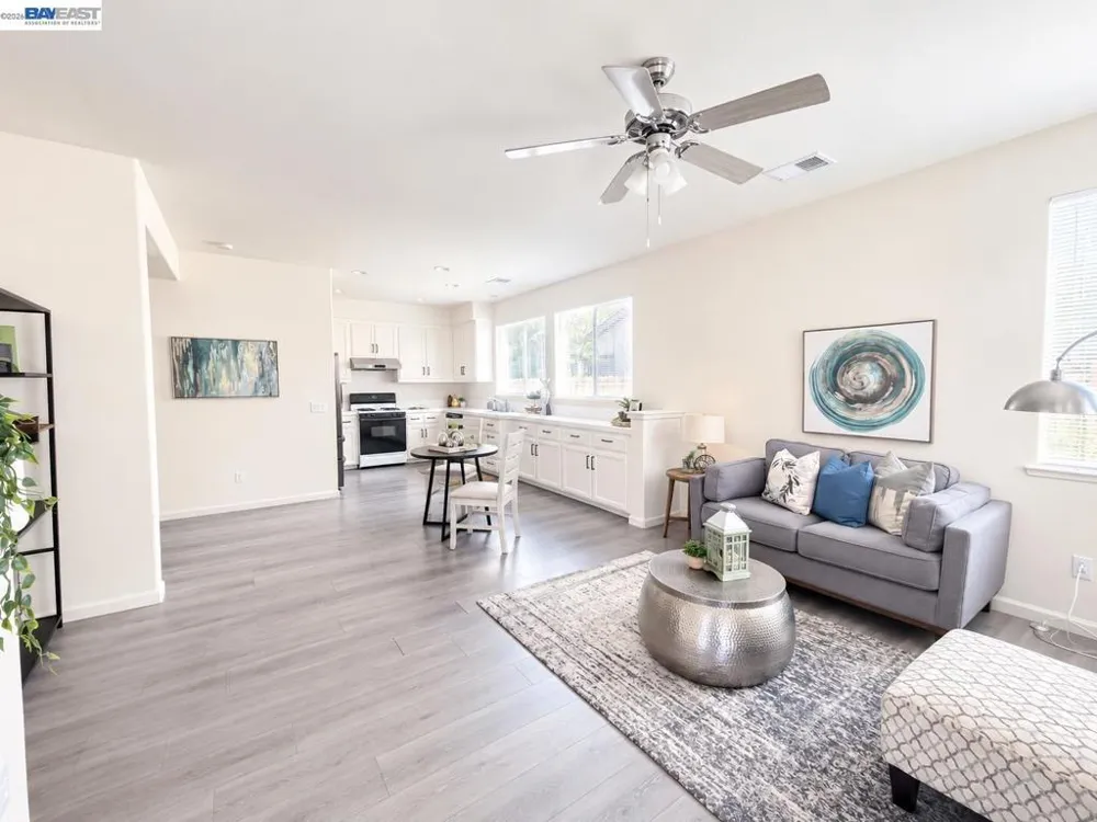 2135 devin court Tracy, CA 95376