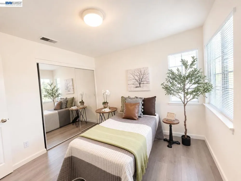 2135 devin court Tracy, CA 95376