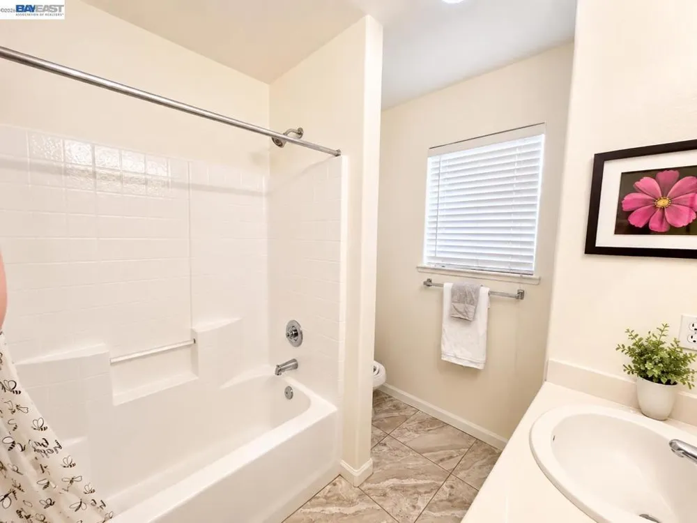 2135 devin court Tracy, CA 95376