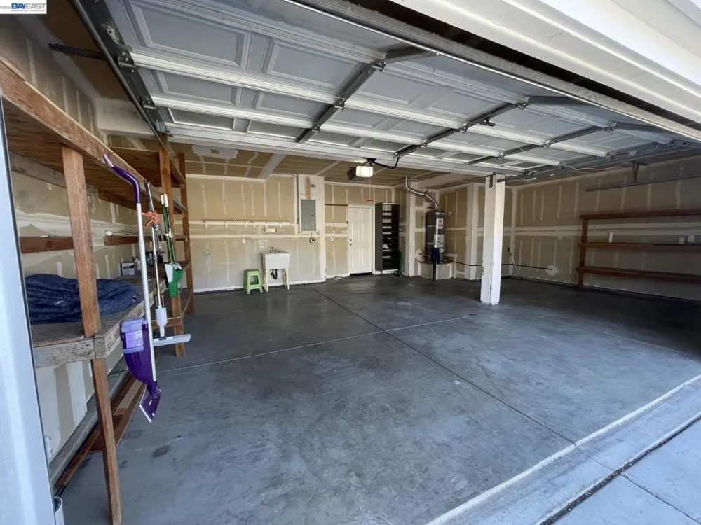 2135 devin court Tracy, CA 95376