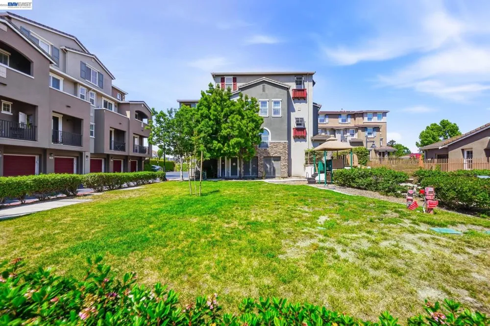 67 Bettencourt Way Milpitas, CA 95035