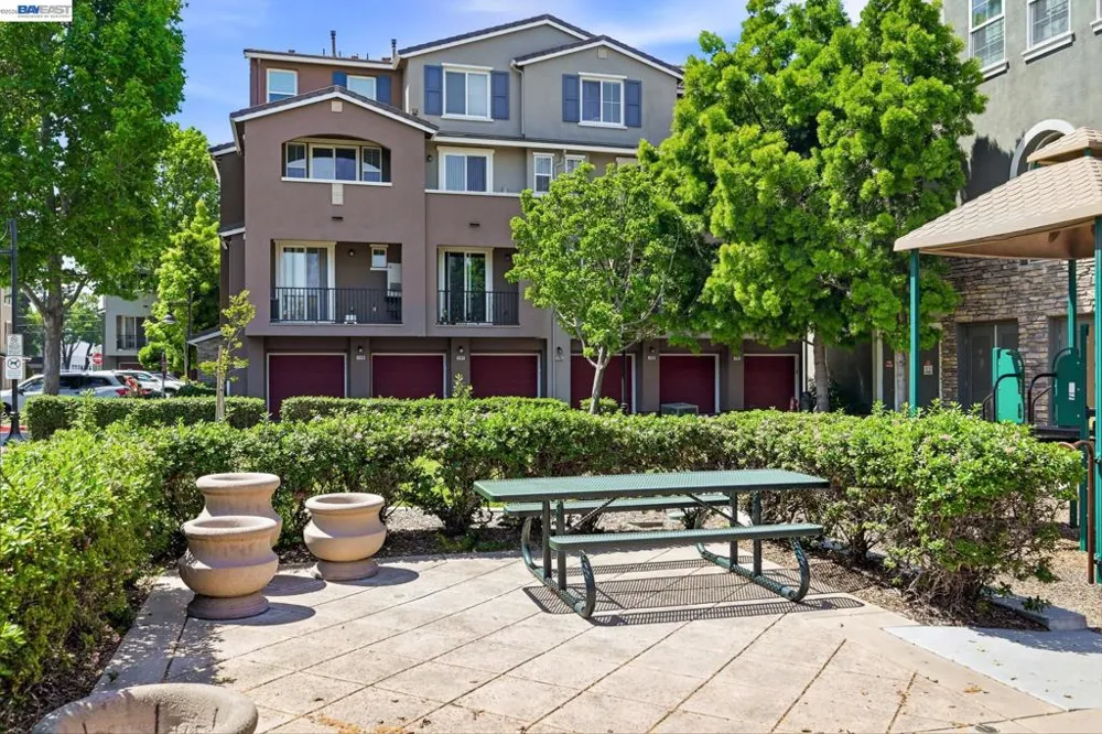 67 Bettencourt Way Milpitas, CA 95035