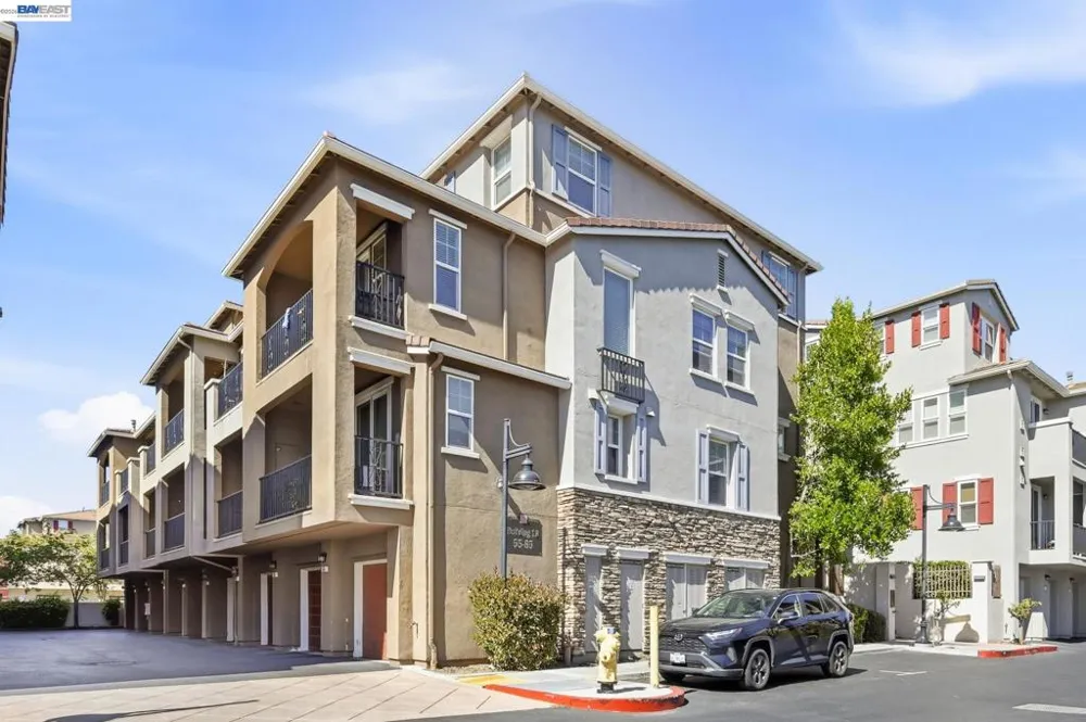 67 Bettencourt Way Milpitas, CA 95035