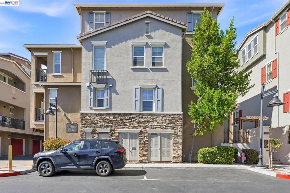 67 Bettencourt Way Milpitas, CA 95035