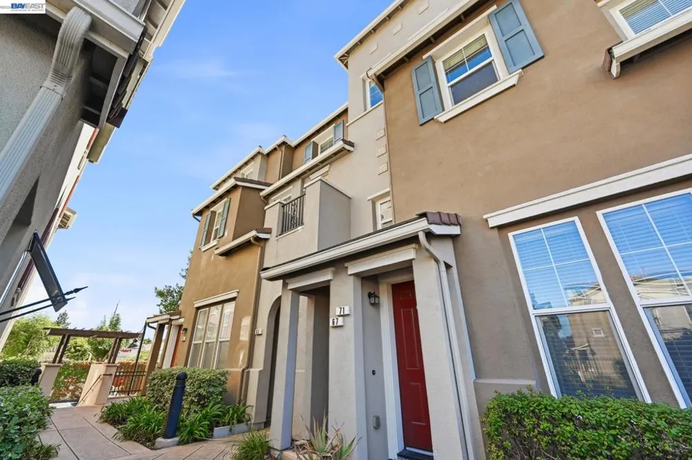 67 Bettencourt Way Milpitas, CA 95035
