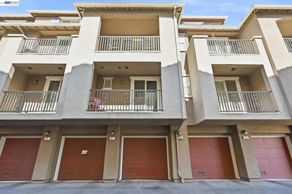 67 Bettencourt Way Milpitas, CA 95035
