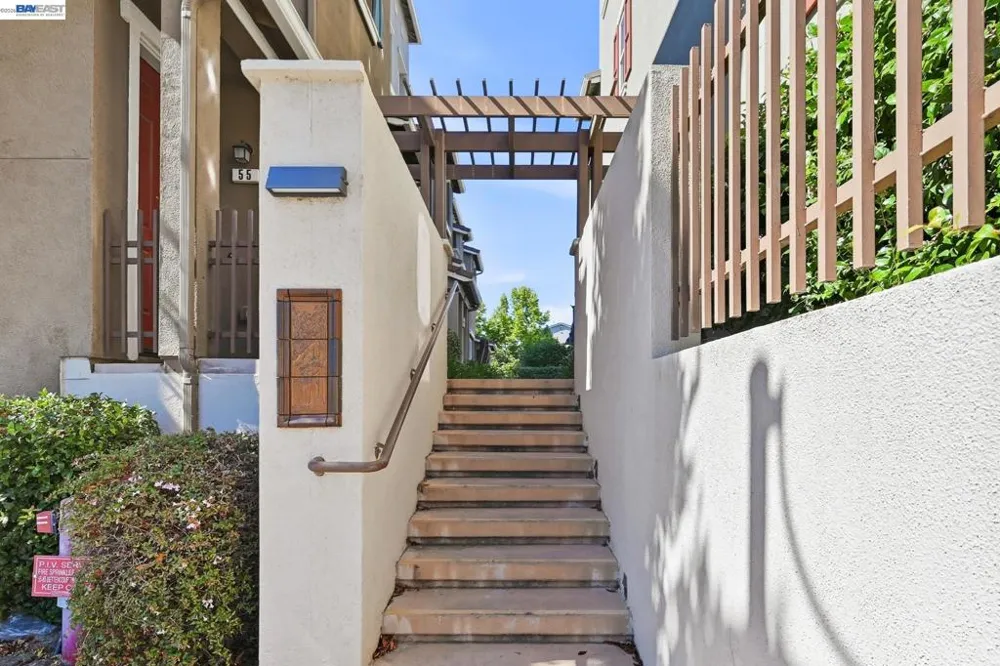 67 Bettencourt Way Milpitas, CA 95035