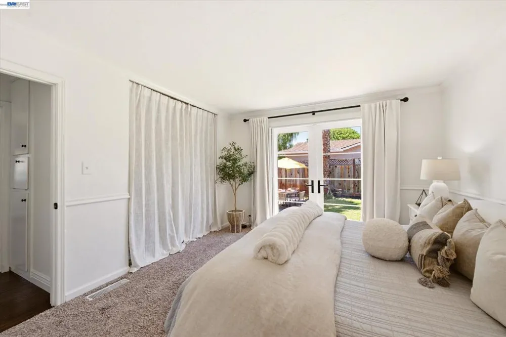 5016 Black Avenue Pleasanton, CA 94566