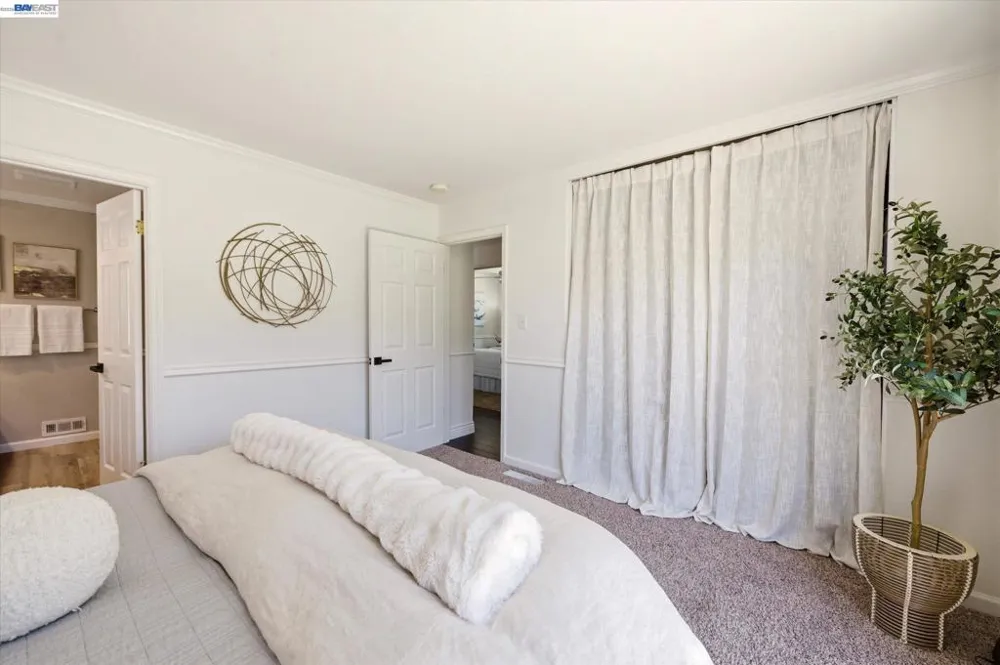 5016 Black Avenue Pleasanton, CA 94566