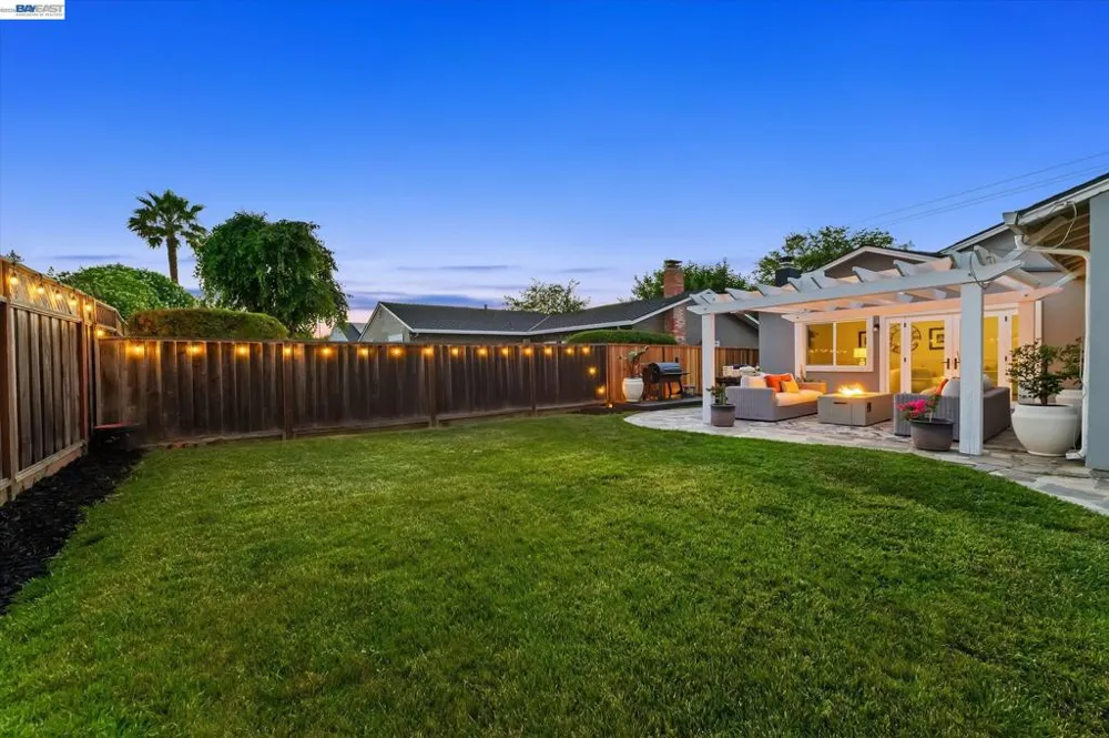 5016 Black Avenue Pleasanton, CA 94566