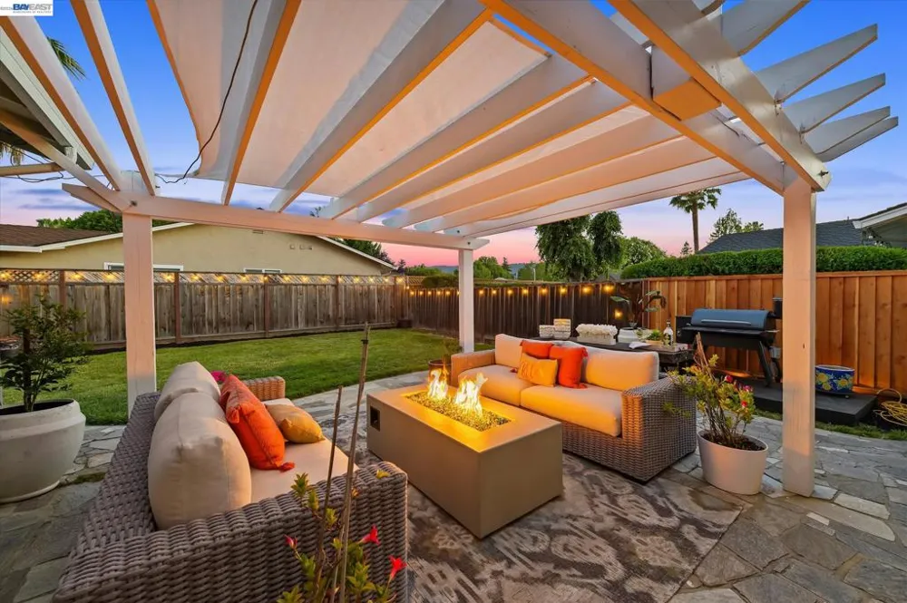 5016 Black Avenue Pleasanton, CA 94566