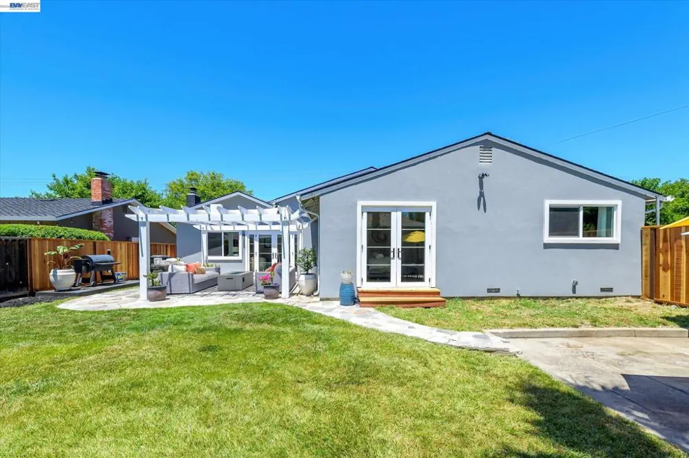 5016 Black Avenue Pleasanton, CA 94566