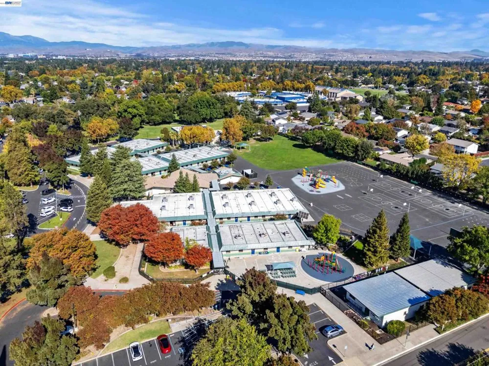 5016 Black Avenue Pleasanton, CA 94566