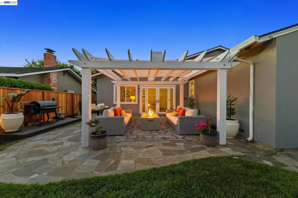 5016 Black Avenue Pleasanton, CA 94566