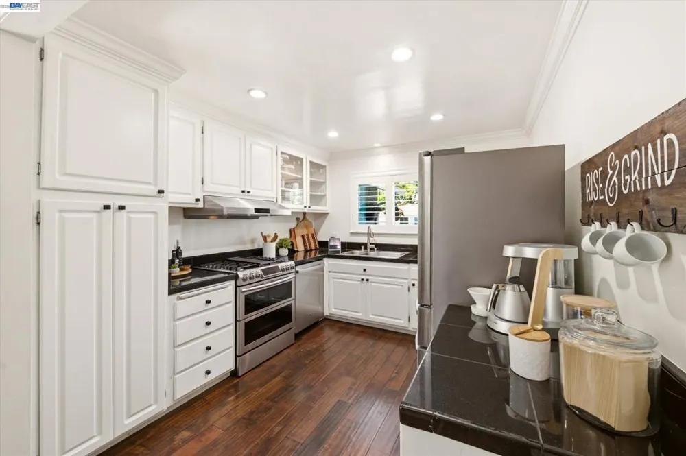 5016 Black Avenue Pleasanton, CA 94566