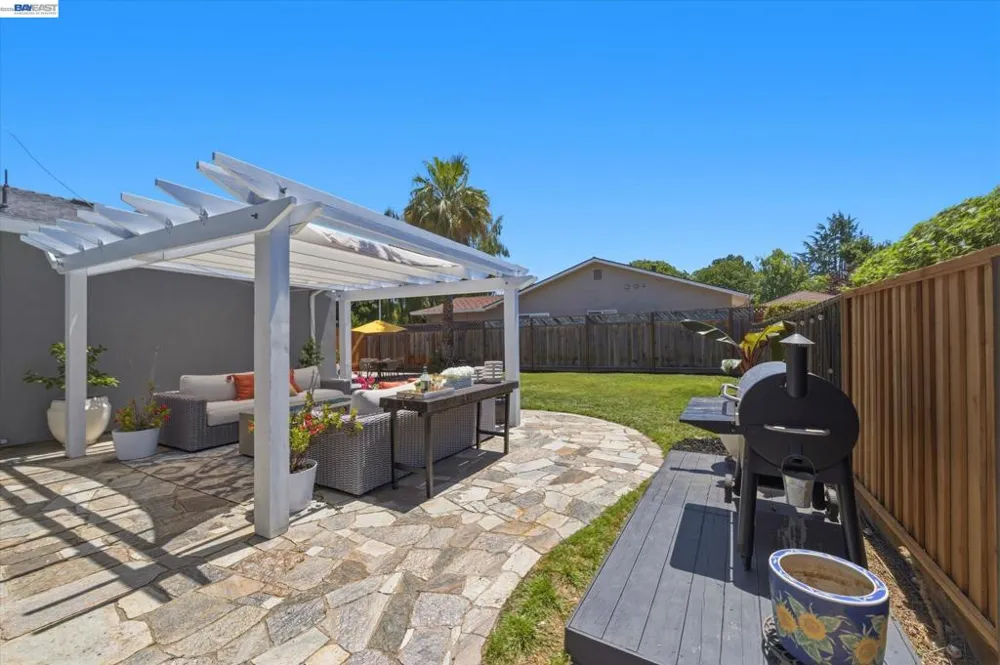 5016 Black Avenue Pleasanton, CA 94566