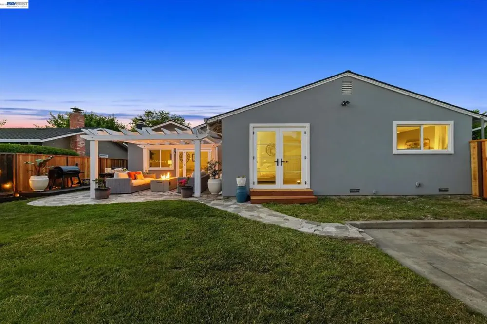 5016 Black Avenue Pleasanton, CA 94566
