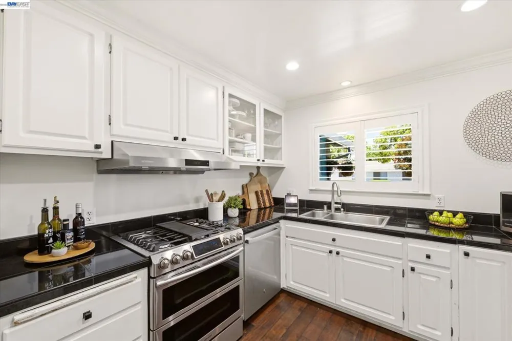 5016 Black Avenue Pleasanton, CA 94566