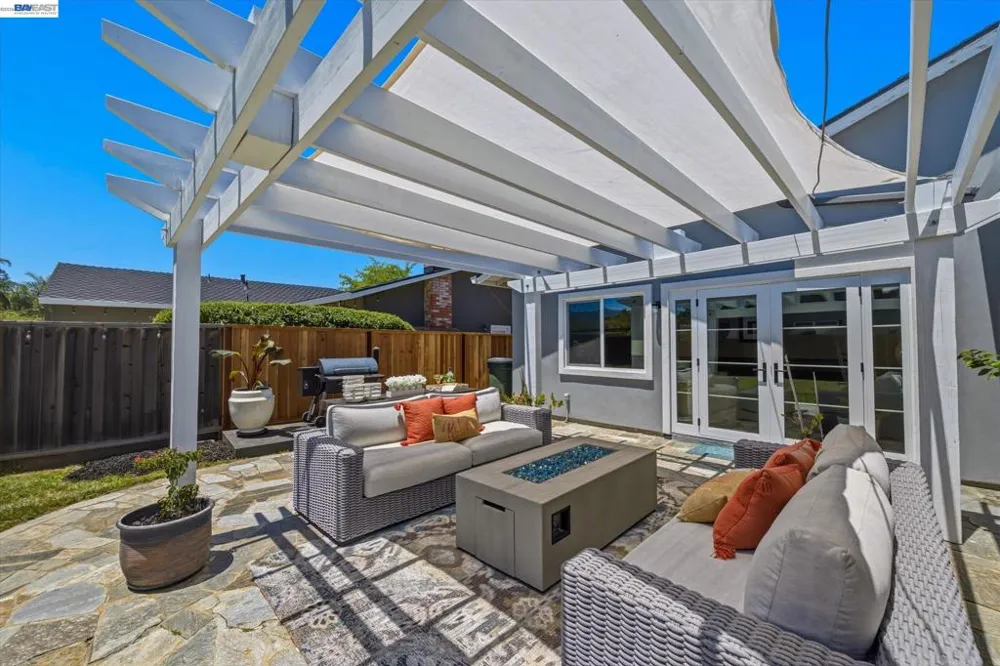 5016 Black Avenue Pleasanton, CA 94566