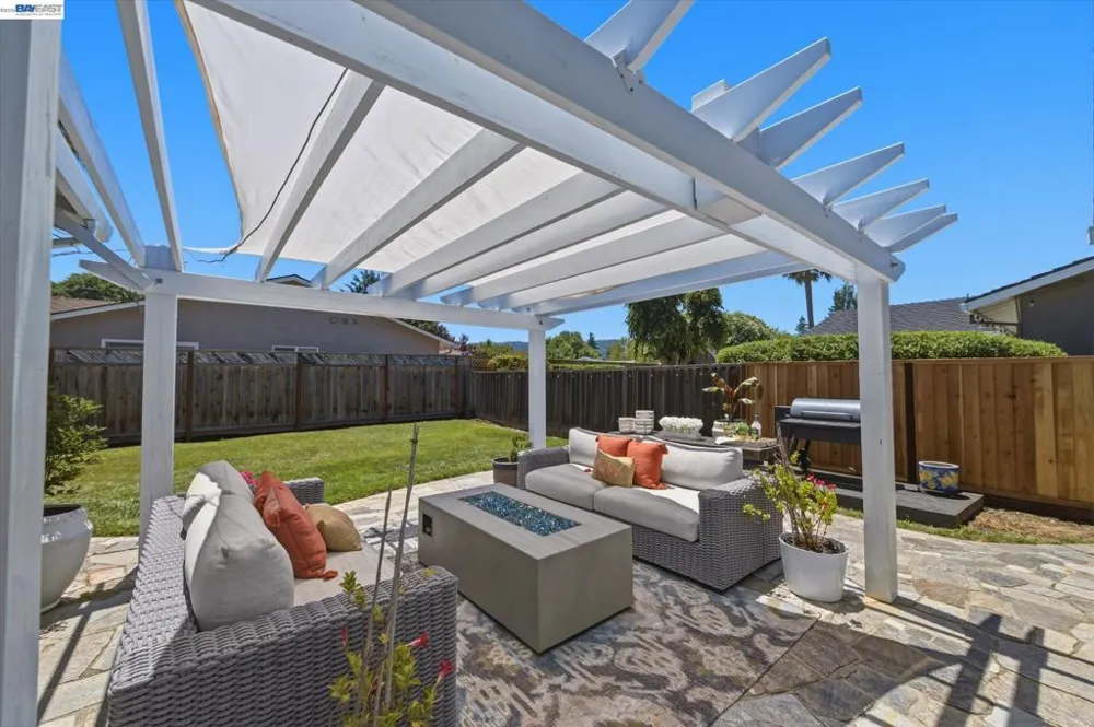 5016 Black Avenue Pleasanton, CA 94566