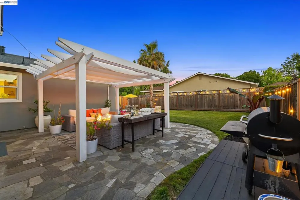 5016 Black Avenue Pleasanton, CA 94566