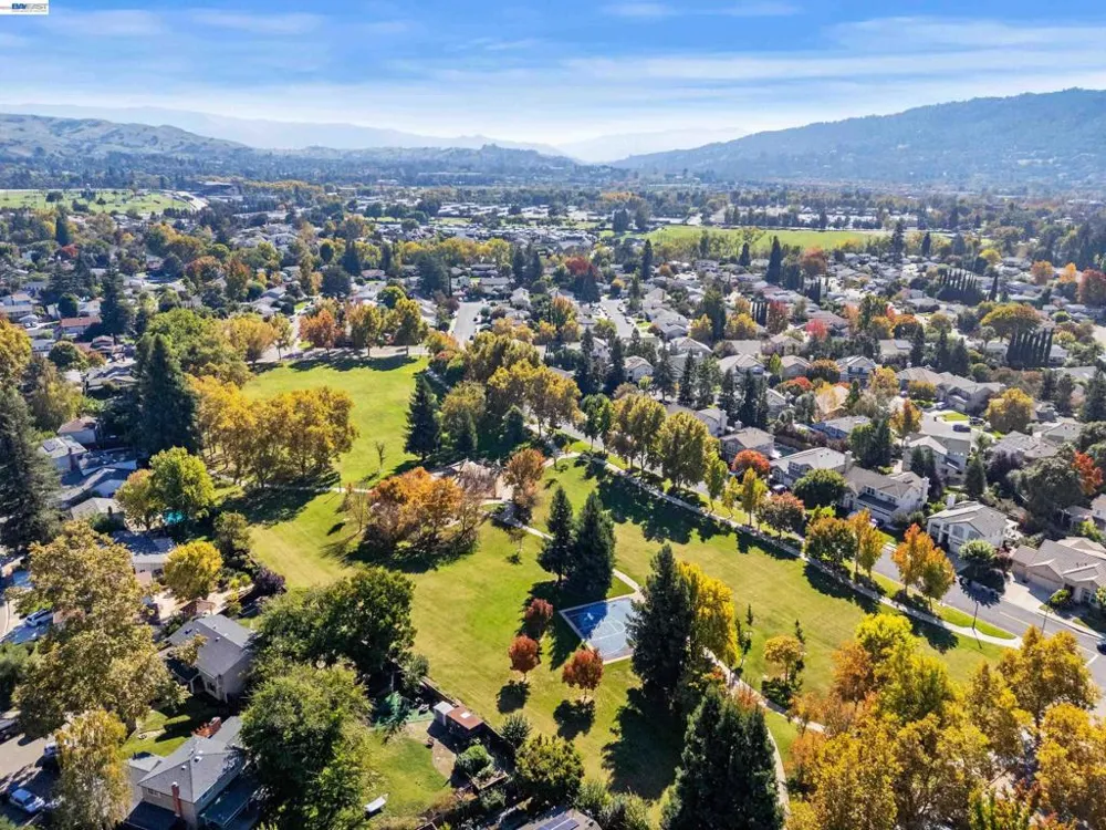 5016 Black Avenue Pleasanton, CA 94566
