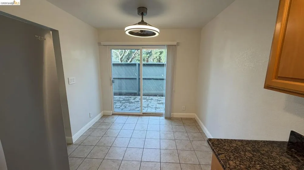 1800 Laguna ST #APT 5 Concord, CA 94520