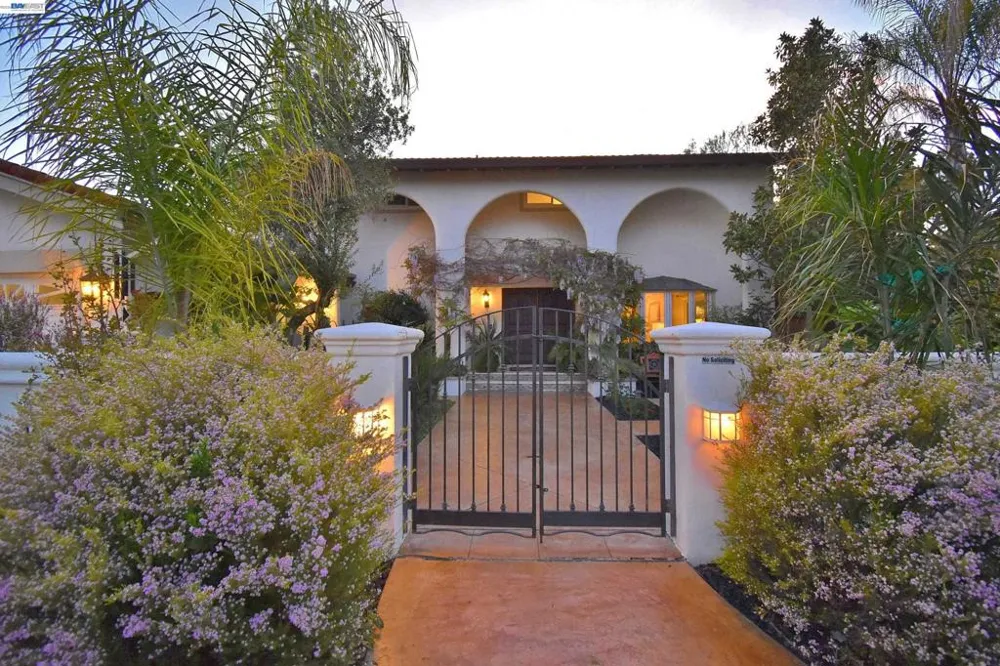 1626 Harlan Dr Danville, CA 94526