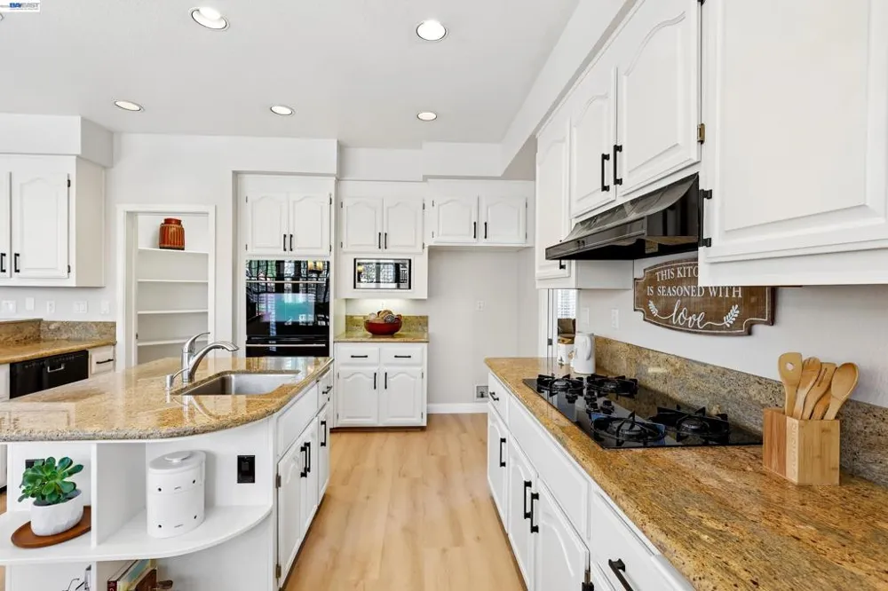 477 Obsidian Way Clayton, CA 94517