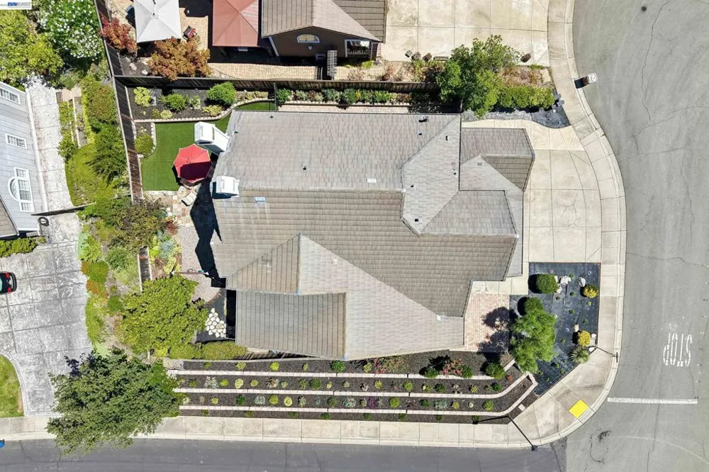 477 Obsidian Way Clayton, CA 94517