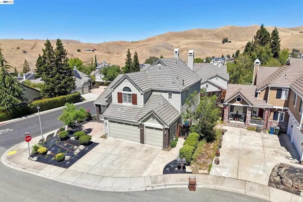477 Obsidian Way Clayton, CA 94517
