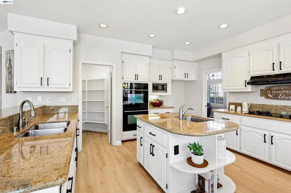 477 Obsidian Way Clayton, CA 94517