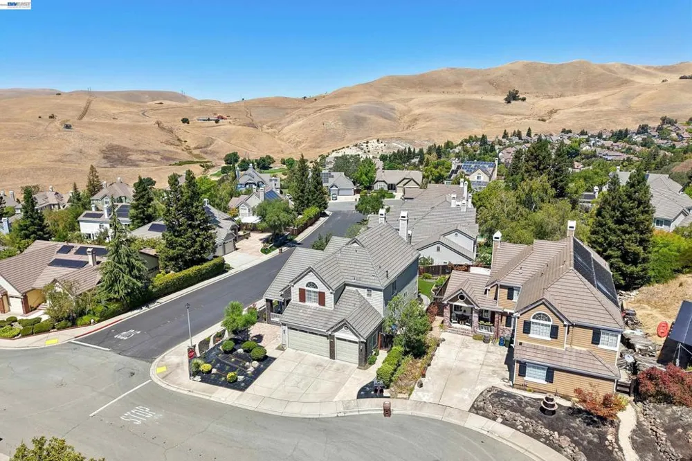 477 Obsidian Way Clayton, CA 94517
