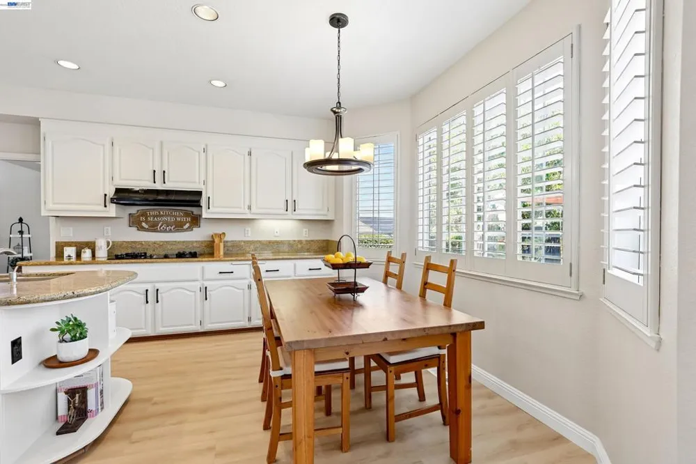 477 Obsidian Way Clayton, CA 94517