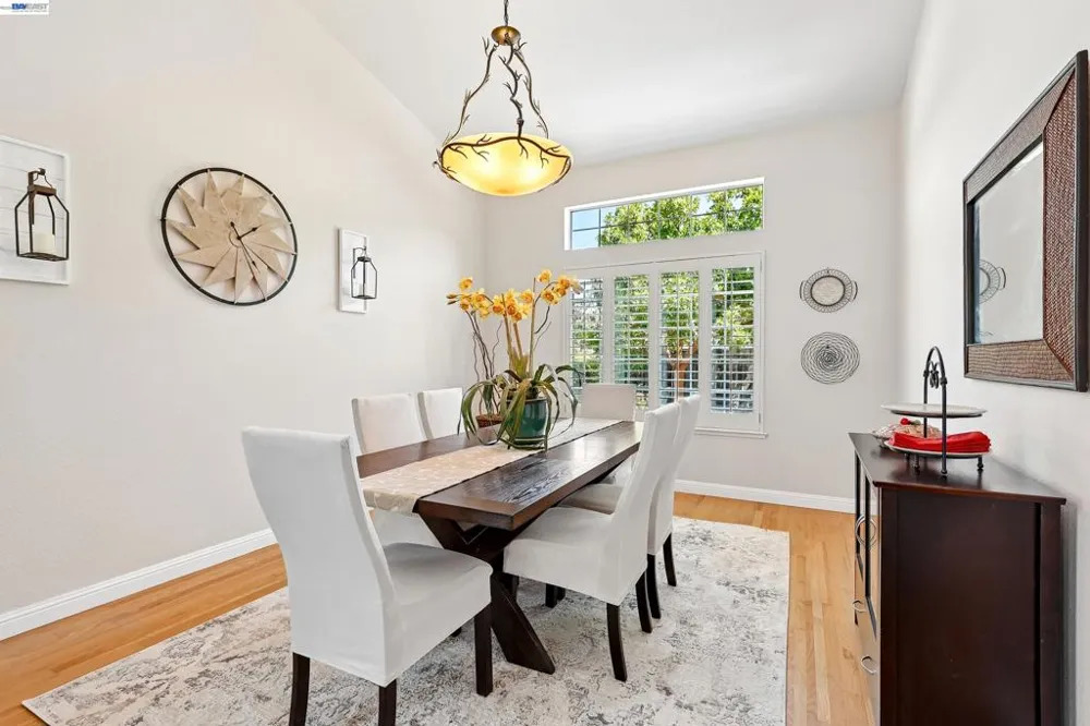477 Obsidian Way Clayton, CA 94517