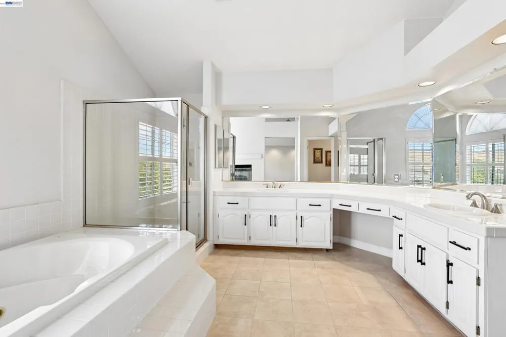 477 Obsidian Way Clayton, CA 94517
