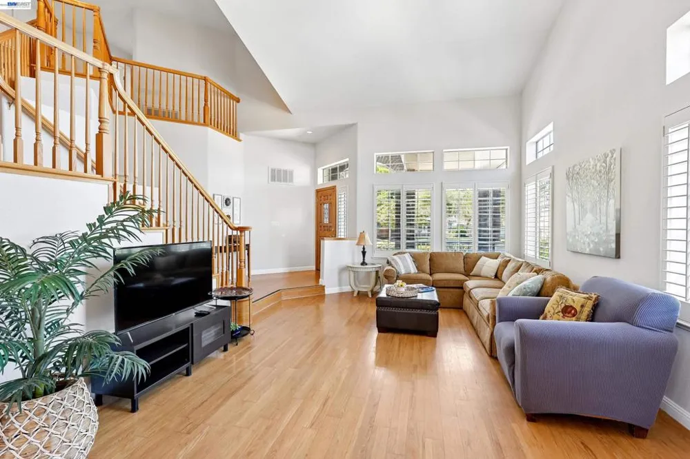 477 Obsidian Way Clayton, CA 94517