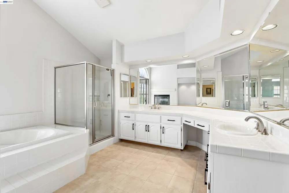 477 Obsidian Way Clayton, CA 94517